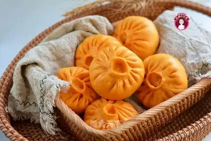 Pumpkin buns