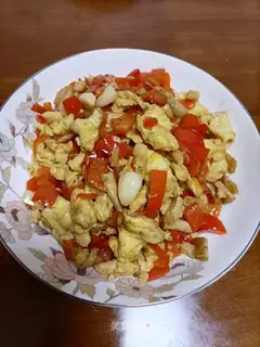Red pepper carrots and fried eggs