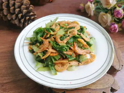Shrimp and green