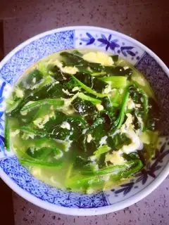 Spinach omelet soup