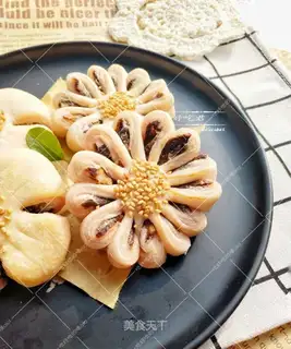 Peach of dates
