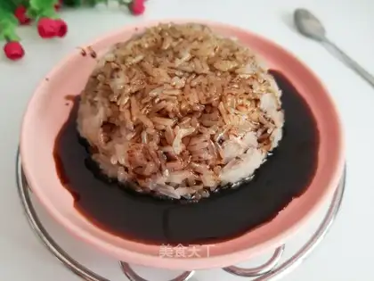 Red sugar rice cake