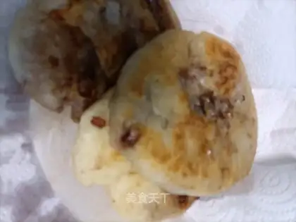 Onion beef pie