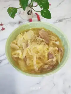 Sour cabbage soup