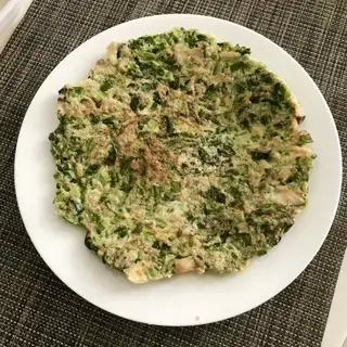 The spinach egg stand