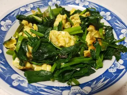 Spinach fried eggs