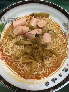 Noodles for ham and sausage