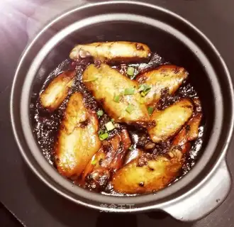 Plum chicken wings