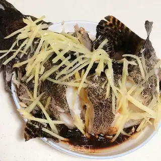 Steamed plaster fish
