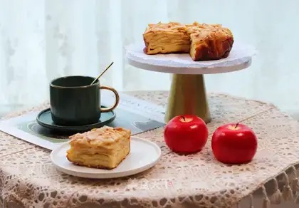 Red apple cake