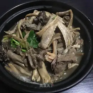 Barchuria yellow bouquet pigeon