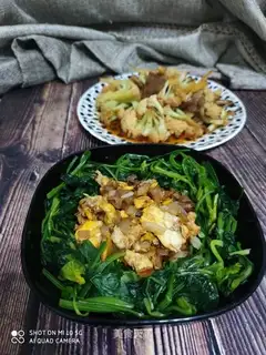 Spinach eggs