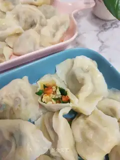 Carrot egg omelet dumplings