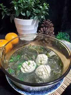 Seaweed sprouts, ball soup