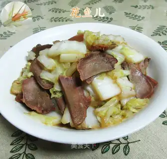 The pig's tongue makes the cabbage