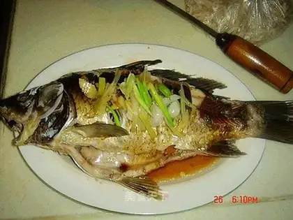 Steamed crucian carp
