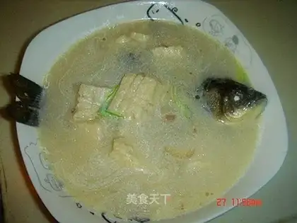 Crucian carp tofu soup