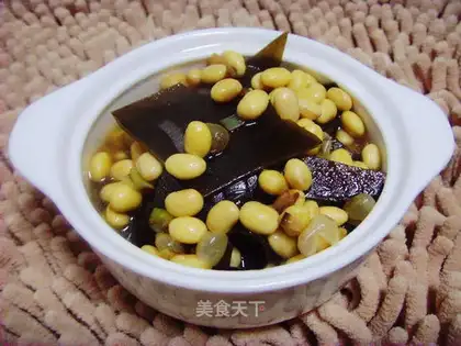 Stewed soybeans with seaweed