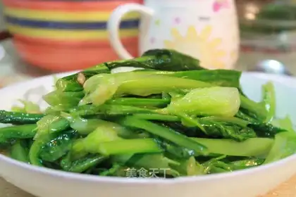 stir-fried vegetable with garlic and wheat