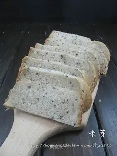 Whole-wheat black sesame toast