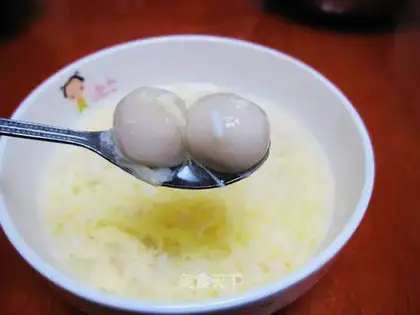 Sweet wine washed with eggs