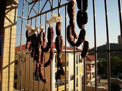 Pour your own sausage
