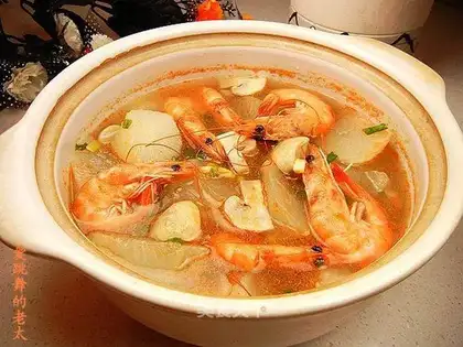 Mushroom, sea shrimp and radish soup