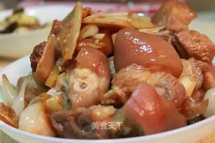 appetizing pork knuckle