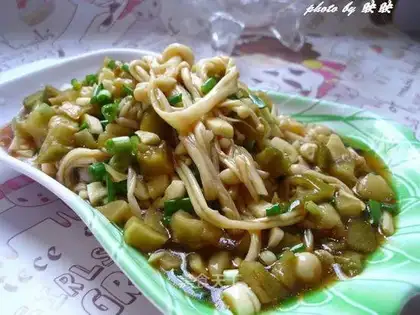 Mushroom mixed with pickled mustard