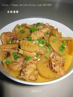 Chicken with ginger slices