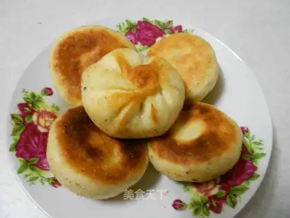 Fried buns with cabbage