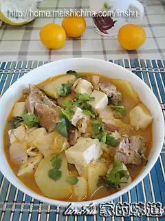 Spicy cabbage and tofu miso soup