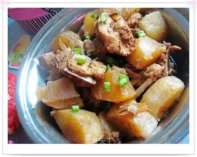 Stewed chicken with radish
