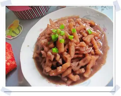 Fried lotus root strips