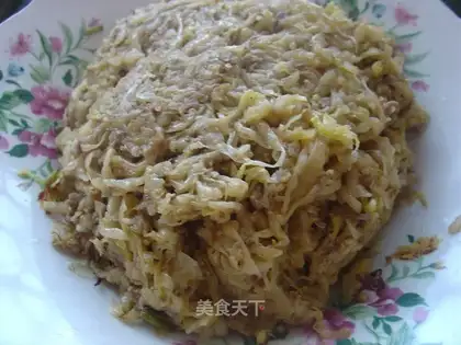 Pork shredded with pickled cabbage