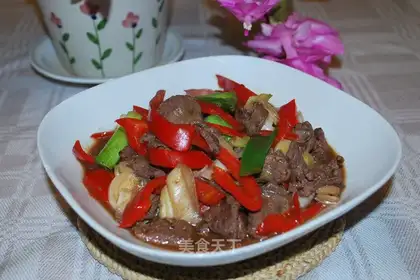 stir-fried elk meat with red peppers and green onions