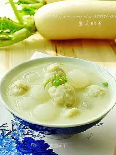 Radish fish ball soup