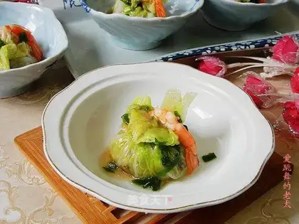 Shrimp and cabbage bun