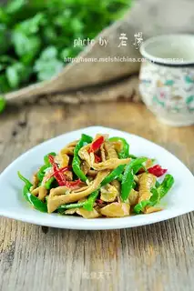 stir-fried pork sausage with green pepper