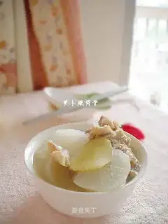 Stewed bone with radish