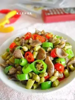 stir-fried pigeon gizzard with sour beans