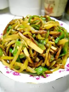 Green pepper, pickled mustard, five-spice dried