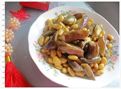 stir-fried soybeans with eggplant