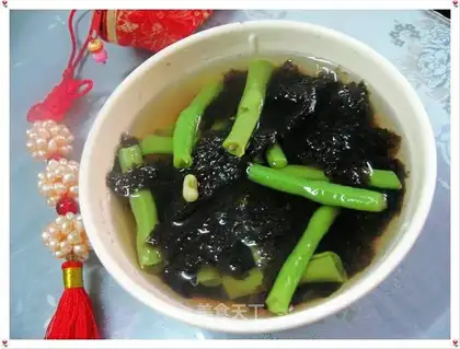 Seaweed and cowpea soup