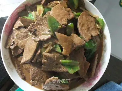 Fried pork liver with spicy sauce