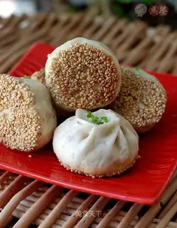 Chinese cabbage and meat steamed buns