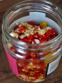 Homemade garlic pepper