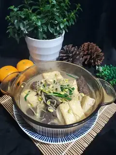 Soybean sprouts and duck blood