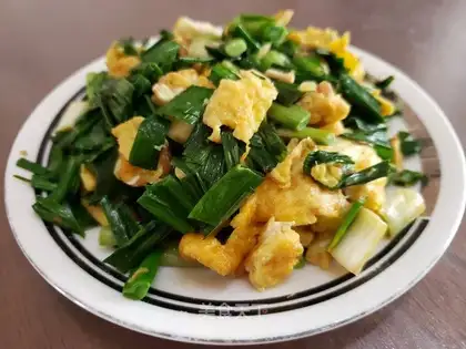 Garlic fried eggs