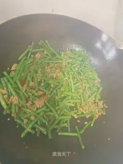 Meatloaf and beans